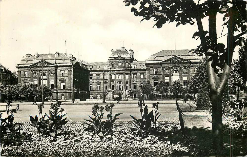 Lille — A Prefeitura — Editor desconhecido, n° 148.01 - Frente