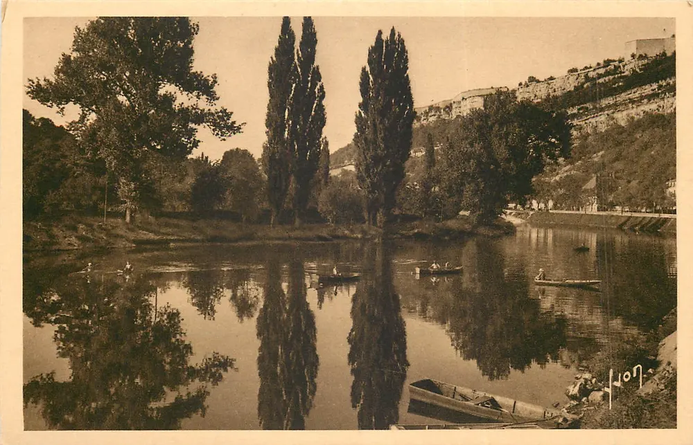 Besançon (Doubs) — Der Doubs am Fuße der Citadel — Les Éditeurs d'Art YWON, Paris - Vorderseite