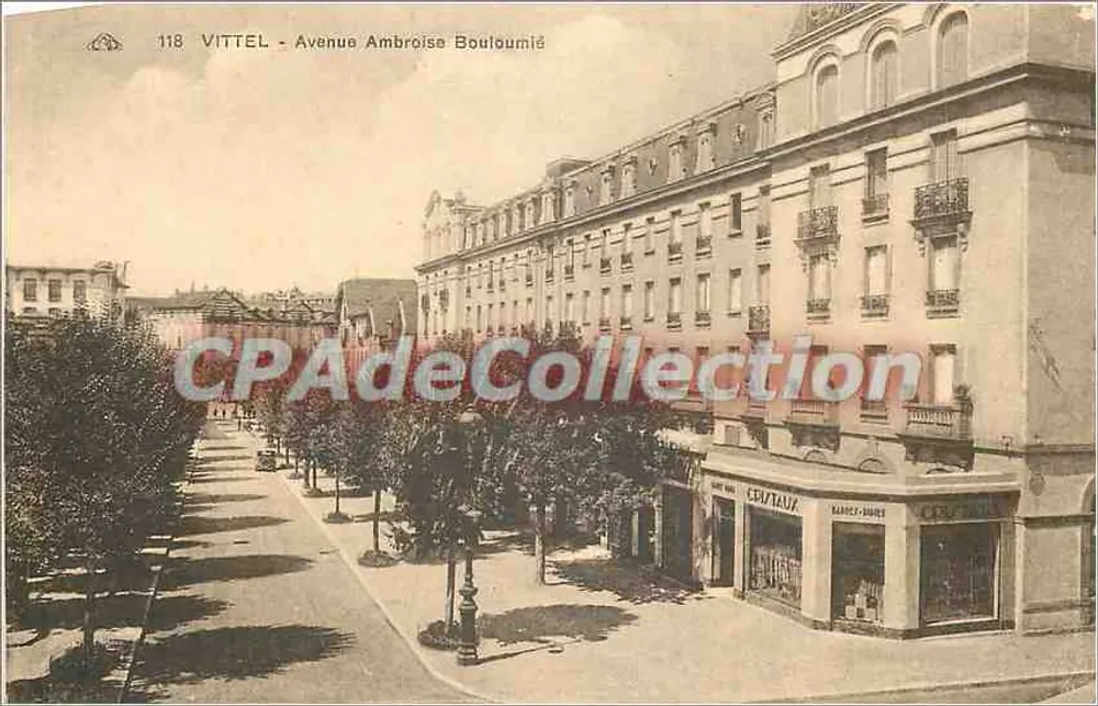 VITTEL - Avenue Ambroise Bouloumié — vue de la rue avec bâtiment à étages et magasin 'CENTAUX' — CPAdeCollection - Recto