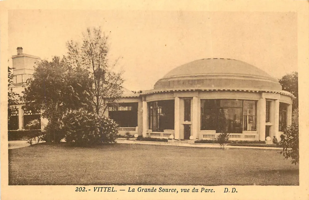 VITTEL — A Grande Fonte, vista do Parque — D.D. - Frente