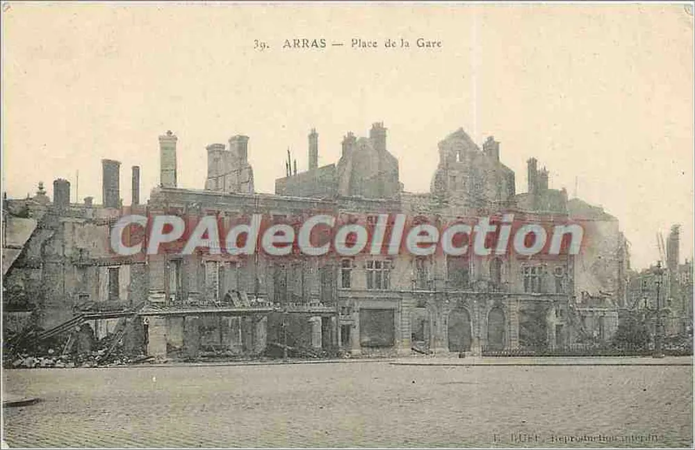 Arras — Place de la Gare — destruídas - Frente