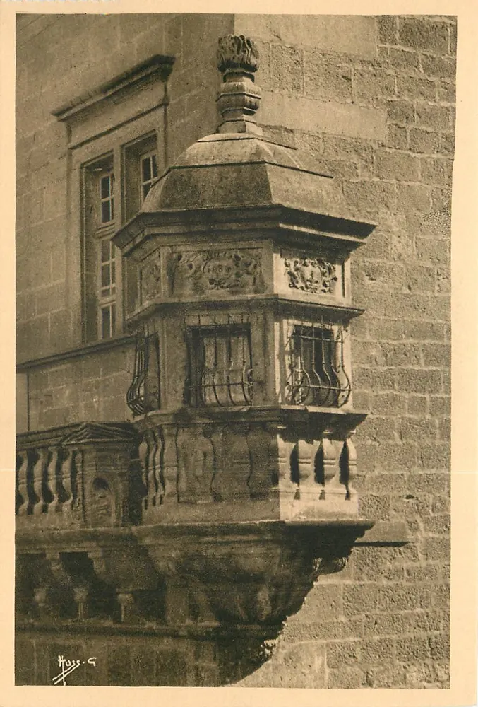 Dole — Hospital Pasteur — Torre de canto 1686 - Frente