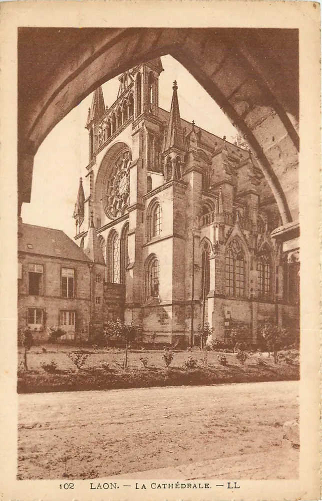 Laon — A Catedral — LL — n°102 - Frente