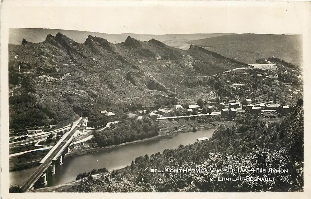 Monttherme - Blick auf die vier Söhne Aymon und Schloss Regnault - Vorderseite