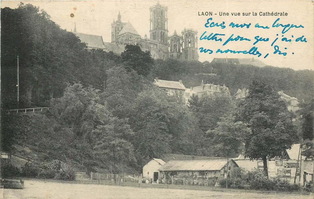 Laon — Uma vista sobre a Catedral — Edição d'Art et de Lettres, n° 10 - Frente