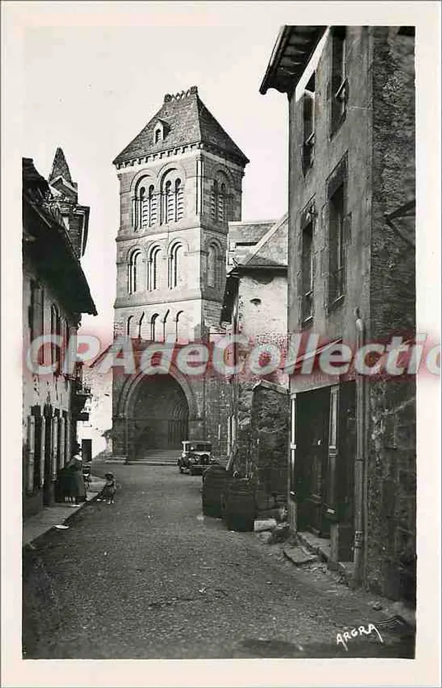 Salers (Cantal) — A Igreja (século 12) — Les Arts Graphiques de la Concorde, Toulouse - Frente