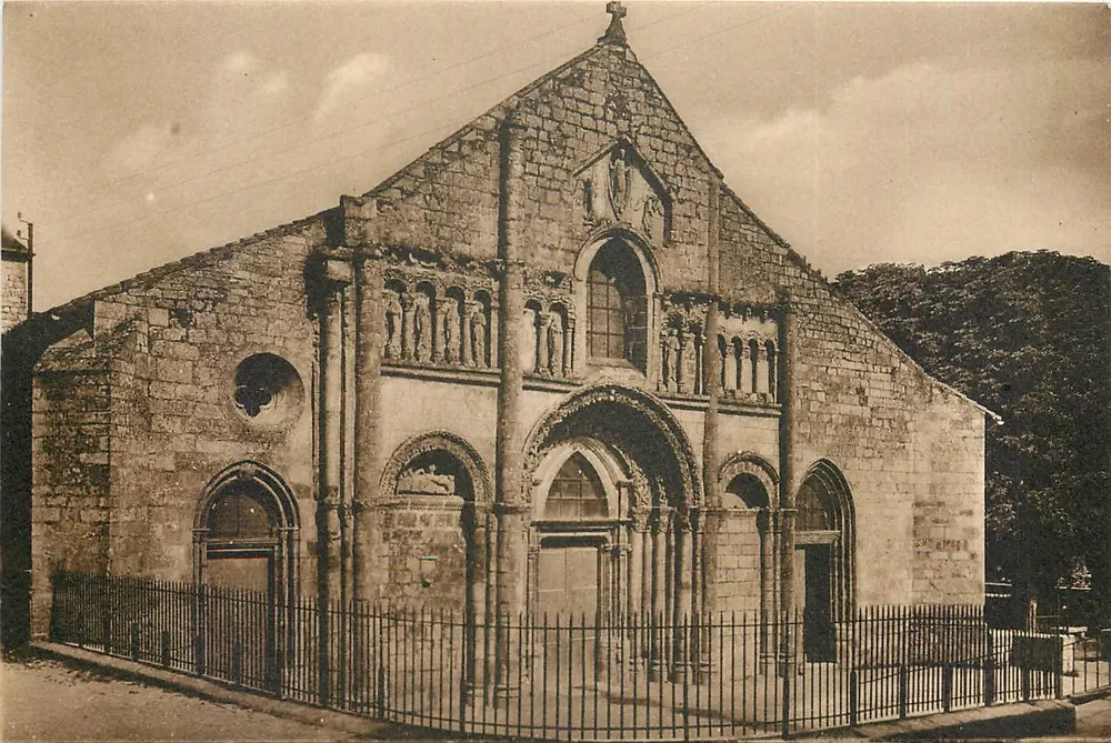 Rupféc - Kirche Saint-André — Denkmal des 12. Jahrhunderts — Ausgabe R. Surcau, Rupféc (Charente) - Vorderseite