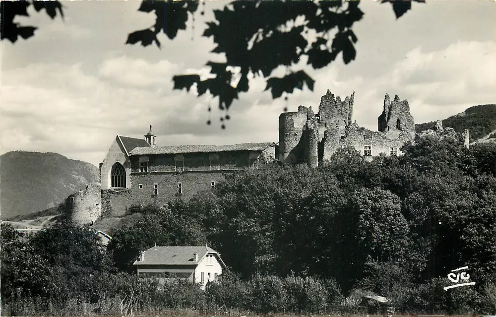 De Alpen - Vallei van de Durance - Tallard (604 m.) - De Kerk en de ruïnes van het Kasteel (14e en 16e eeuw) — ABEIL, GAP - Voorkant