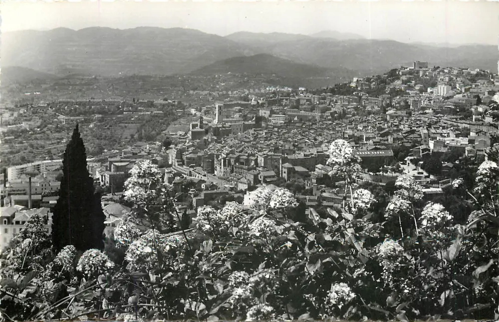 Grasse — Vista geral — As Edições « MAR » - Frente
