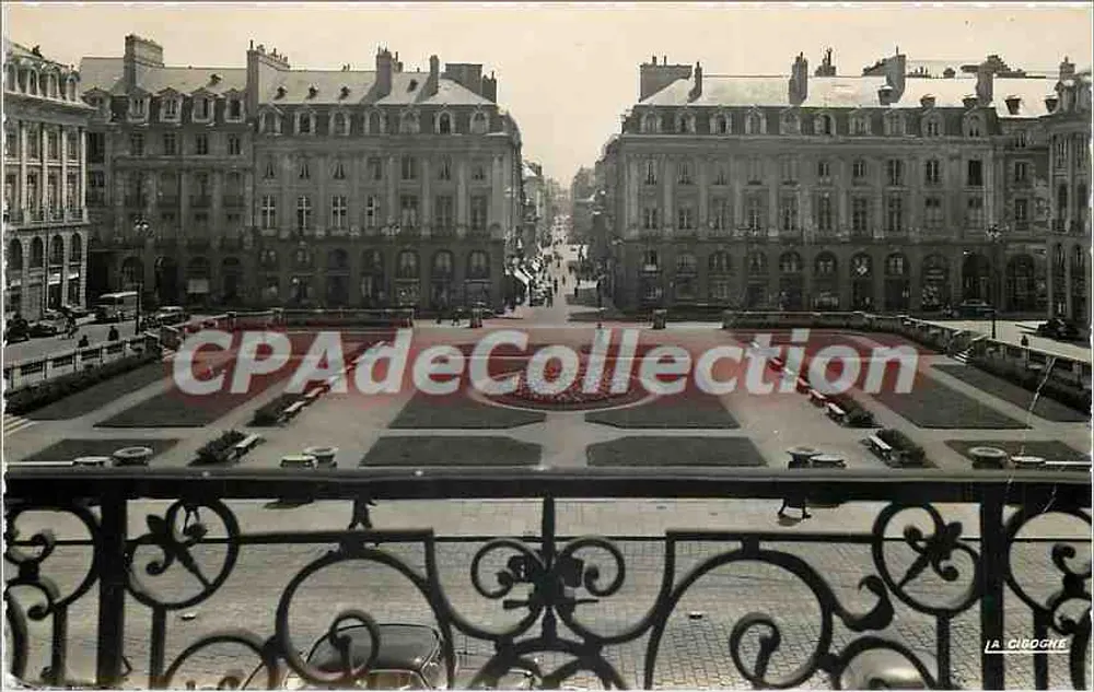 Place du Palais — Rennes (Ille-et-Vilaine) — A Cegonha - Frente