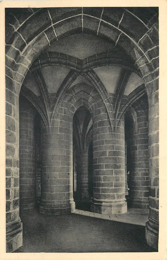 Crypte des gros piliers — Abbaye du Mont Saint-Michel — éditeur Serv. Commercial, Paris - Recto