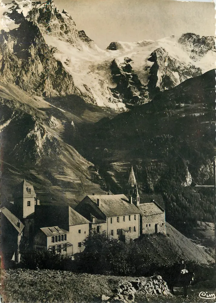 Igreja da Gorge e da Mehe — Rocha de Gébroule em Damblon — Cim - Frente