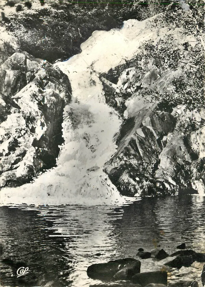 Le Saut du Gouloux — Le Morvan Pittoresque — Réal Photo - Frente