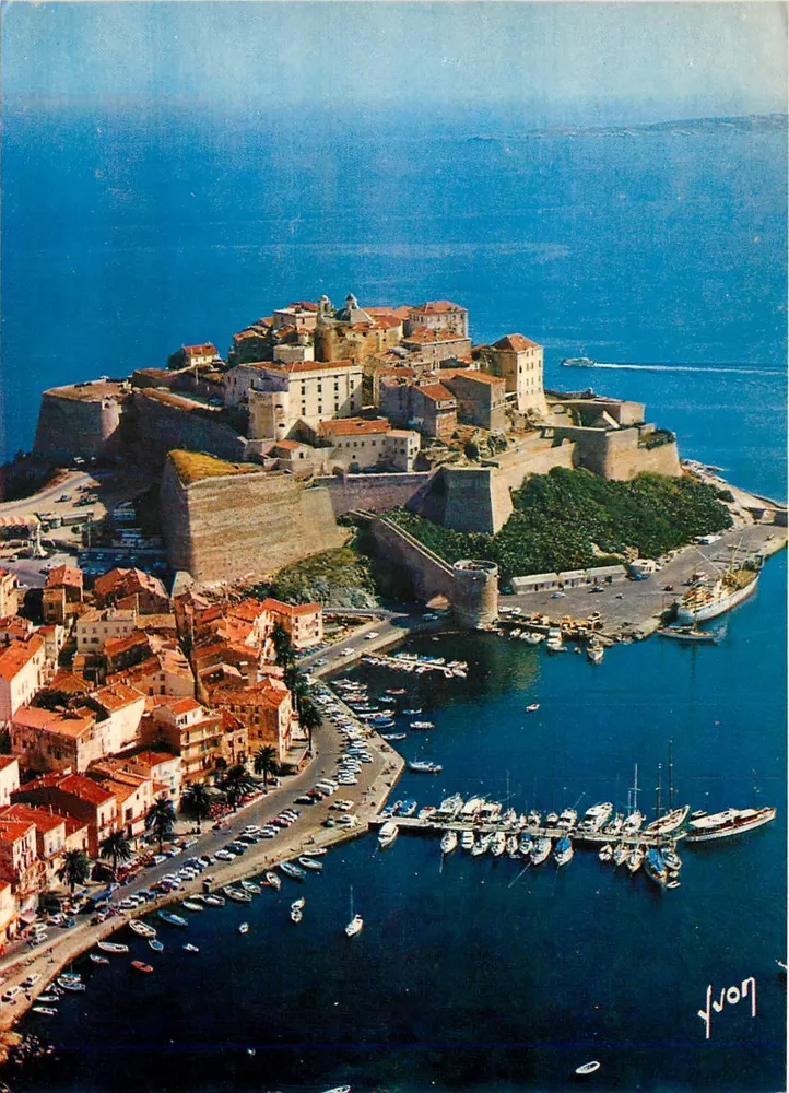 Calvi — Der Freizeithafen am Fuße der Zitadelle — Couleurs et Lumière de France, Serie 20 - Vorderseite
