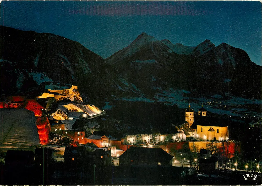 Briançon (H.A.) — À noite — IRIS - Frente