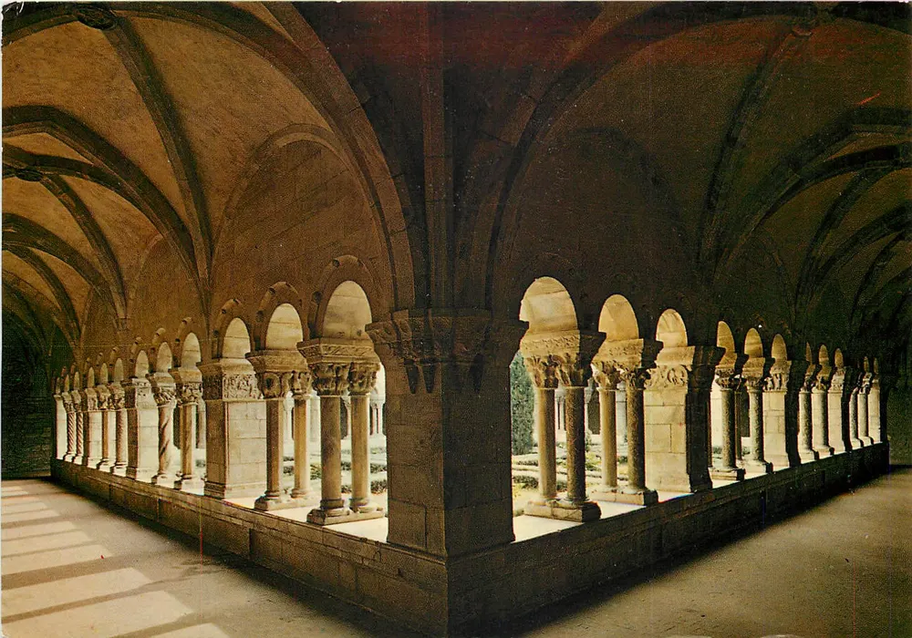 Innenraum des Cloisters — 12. und 14. Jahrhundert — Éditions S.E.P.T. 16.S. 129-41 - Vorderseite