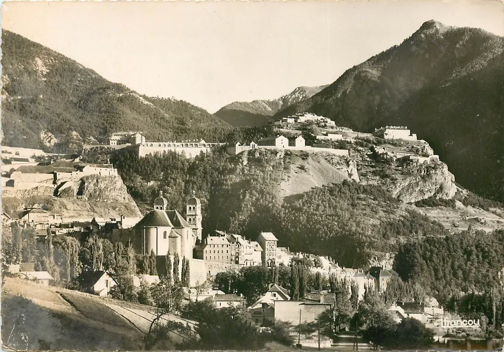 Briancón — Oude Stad — Uitgave F. Francou - Voorkant