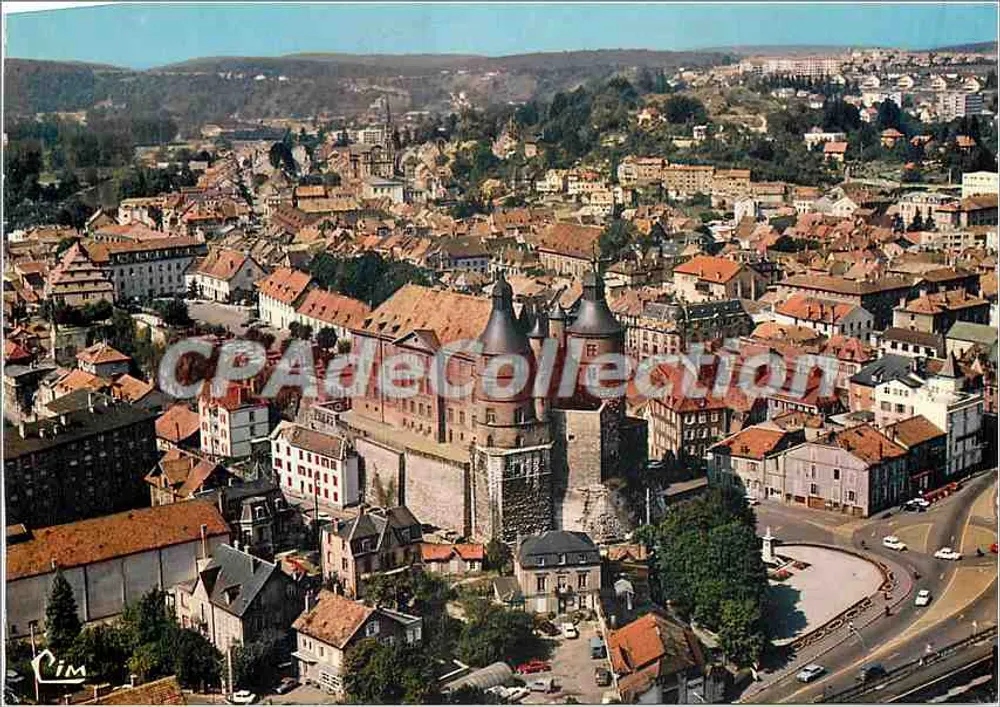 Montbéliard (Doubs) — Vista aérea del castillo y del Donjon — Editor: Combat Imprimeur Mécanique - Anverso