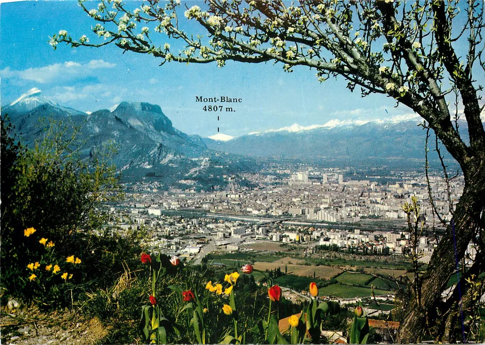 Grenoble — Panoramablick — unbekannter Verleger, Seriennummer 38 AB 237 - Vorderseite