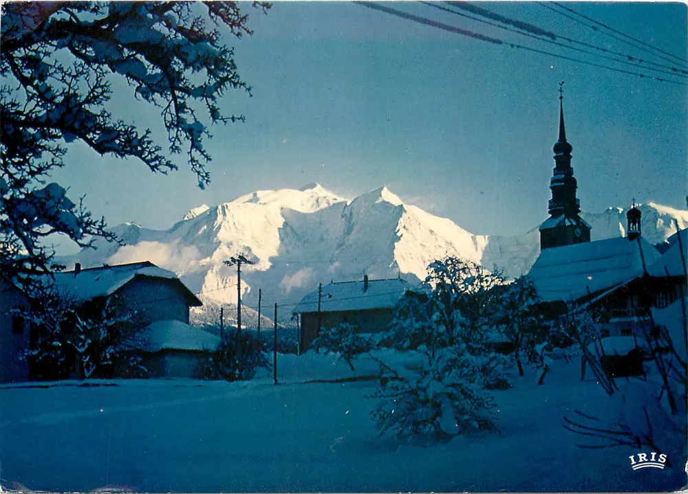 Combroux 986 m. - Haute-Savoie — Sonnenuntergang über das Mont-Blanc-Massiv — Foto Deschamps, Verlag IRIS - Vorderseite