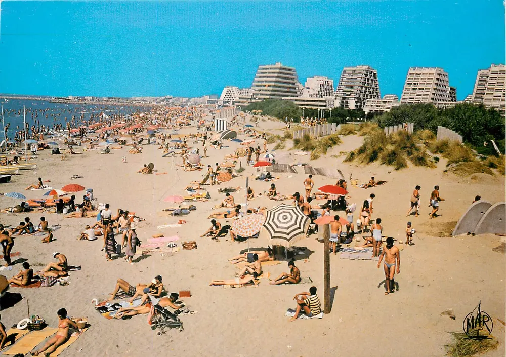 La Grande Motte (34280) — Stadt des Jahres 2000 — Gesamtansicht und die Strand — Editions «MAP» - Vorderseite