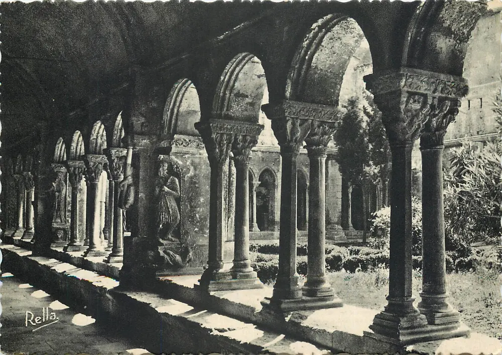 Cour internal da abadia de Saint-André de Riez — editor Rella, n° 97 - Frente