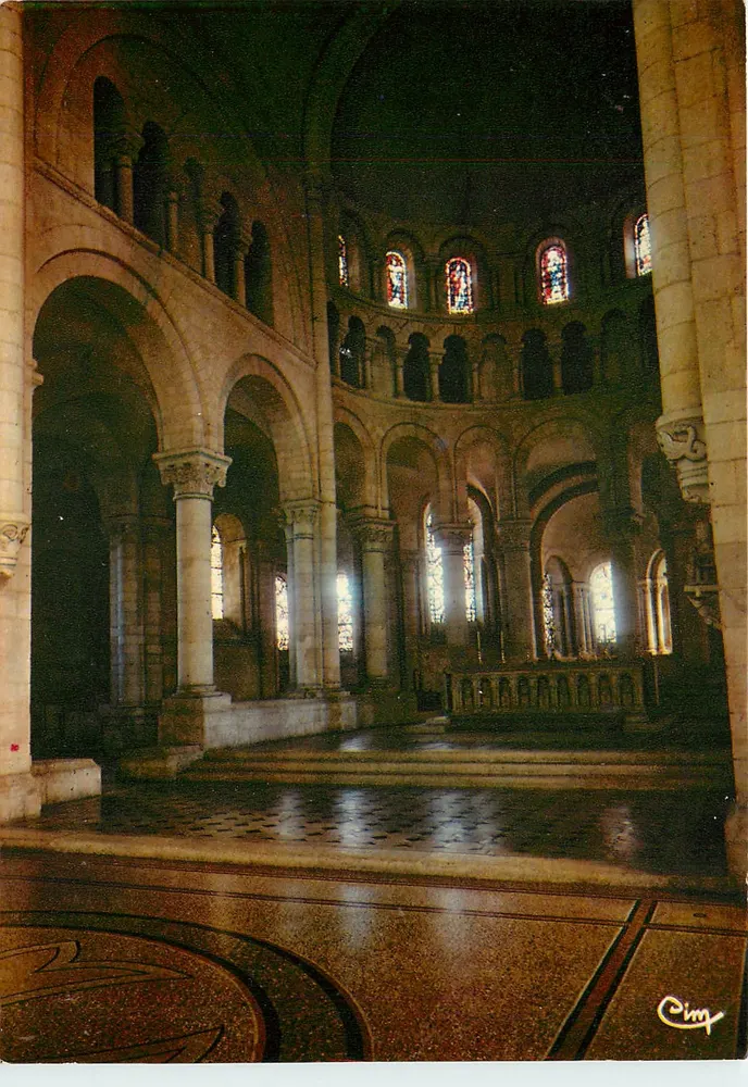 Fontgombault (Indre) — Abteikirche des 12. Jahrhunderts — CIM - Vorderseite