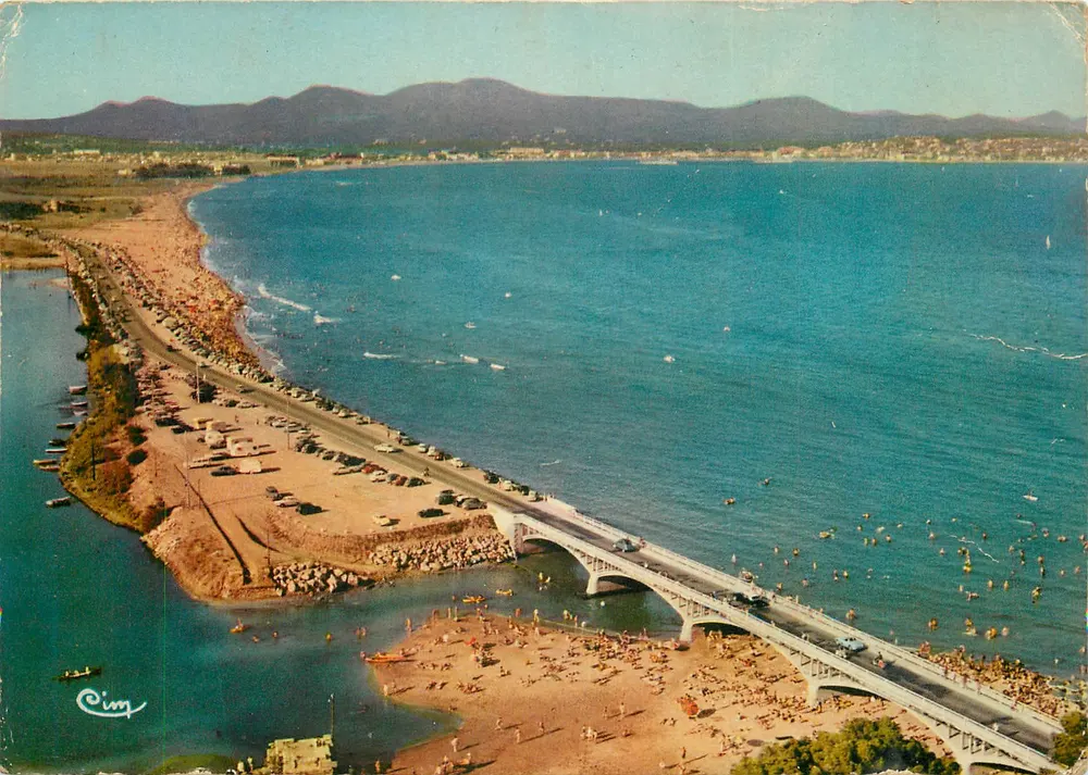 Saint-Aygulf (Var) — Vista panoramica verso Saint-Raphaël — Editore CIM - Recto