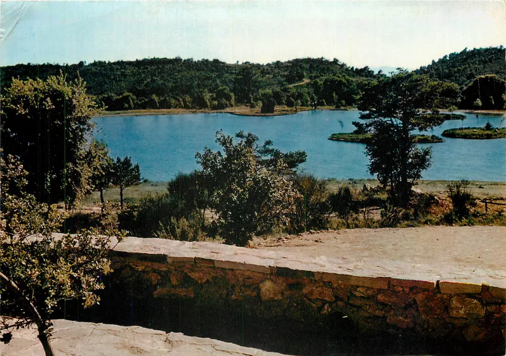 Saint-Pierre-de-Tourtour (Var) — « La Suisse Provençale » — Der See — Éditions Labe - Vorderseite
