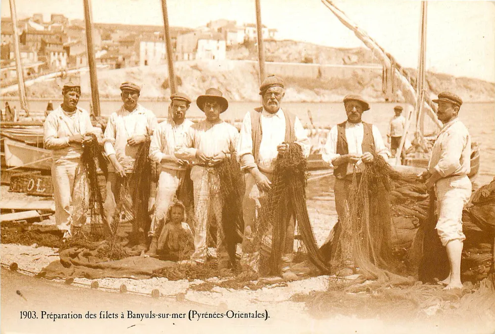 Préparation des filets — pêcheurs à Banyuls-sur-mer (Pyrénées-Orientales) — Éditeur : Éditions Atlas - Vorderseite