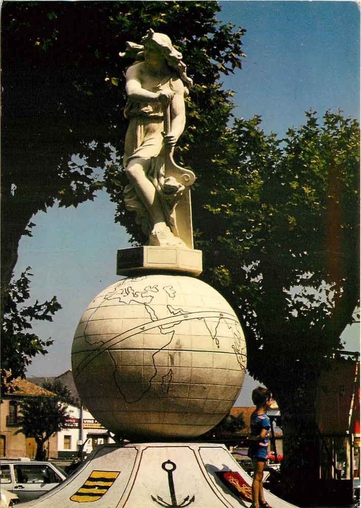 Statue d'Amphitrite — monument sur globe terrestre — éditeur IRIS, n° 340796 - Frente