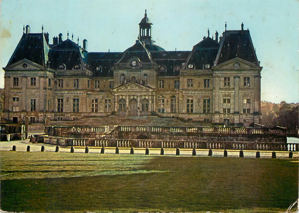 Château de Vaux-le-Vicomte — Façade Nord — Éditions Réunies THÉOAC - Recto
