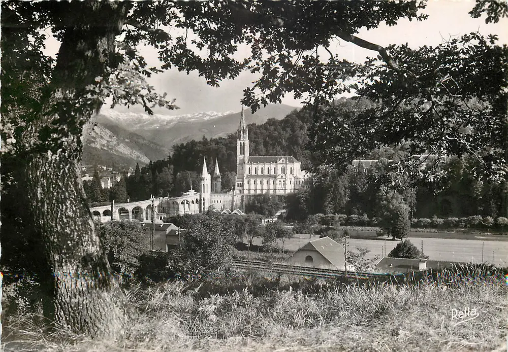 Lourdes — Visão da Basílica — Éditions Rotta, n° 1005 - Frente