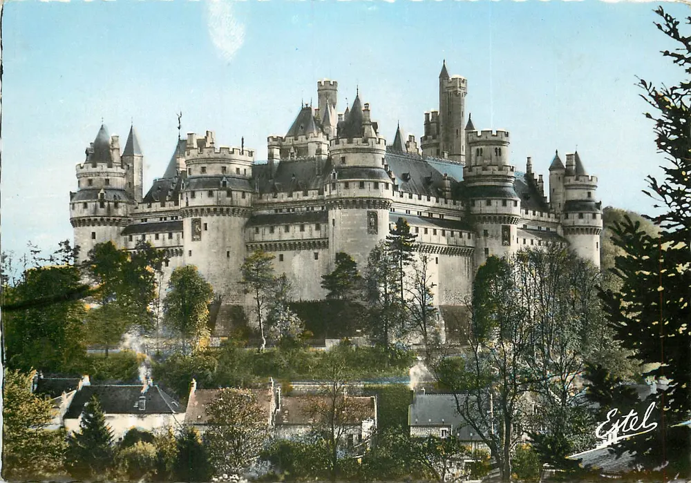Schloss Pierrefonds — Nordost-Ecke, Turm Godefroy — Verlag Estel, Nr. 1477 - Vorderseite