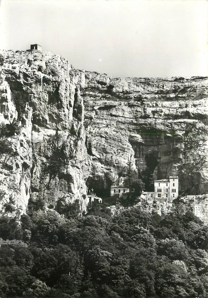 A Ste-Baume — O Santo Pilon e a Gruta — Edições S.E.P.T. NICE - Frente
