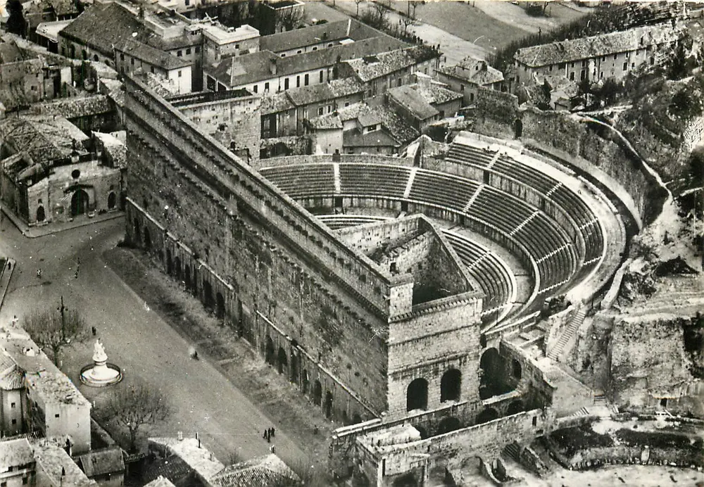Orange (Vaucluse) — Het Oude Theater — Éditions J. CellaRD — n° V41210 - Voorkant