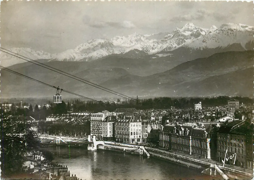 Grenoble (Isère) — Vista generale e le Alpi — Le Éditions d'Art 'VON', Parigi - Recto