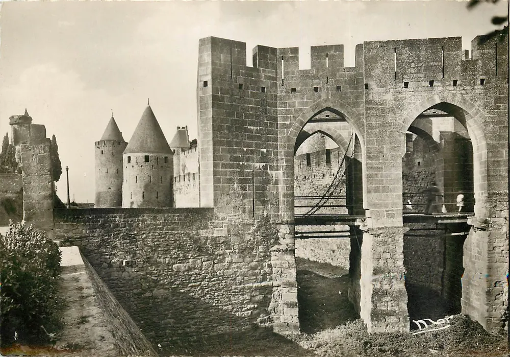 Carcassonne — Porta de Narbona — Les Éditions MAR, Nice - Frente
