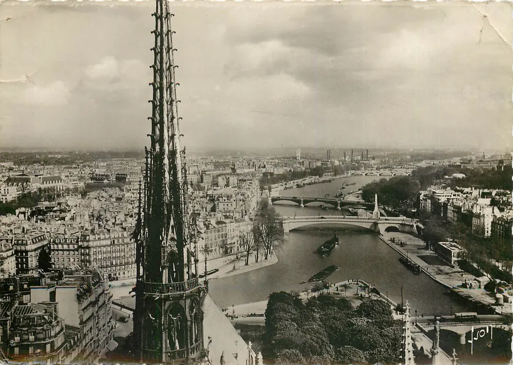 Paris... en Flanant — Vista panorâmica tirada da Catedral de Notre-Dame — Éditions d'Art 'VVG' Paris, 15, Rue Martel - Frente