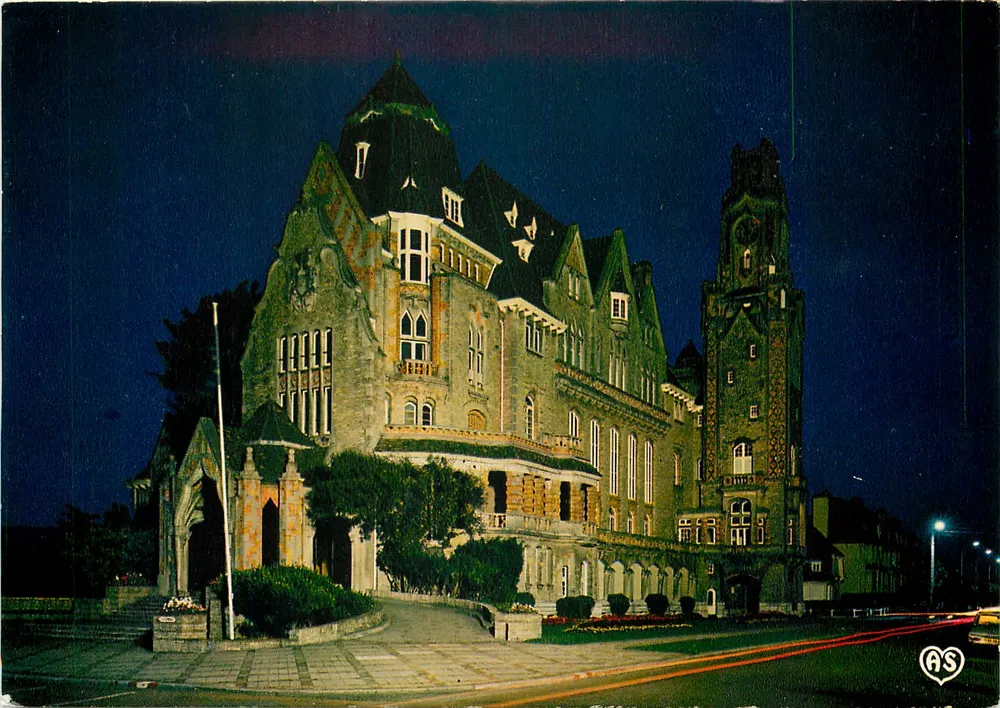 Le Touquet-Paris-Plage — Das Rathaus — AS - Vorderseite