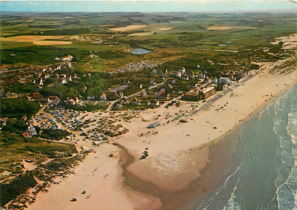 Vista aérea da praia e do vilarejo de Sainte-Adresse — editor desconhecido, número de série não visível - Frente