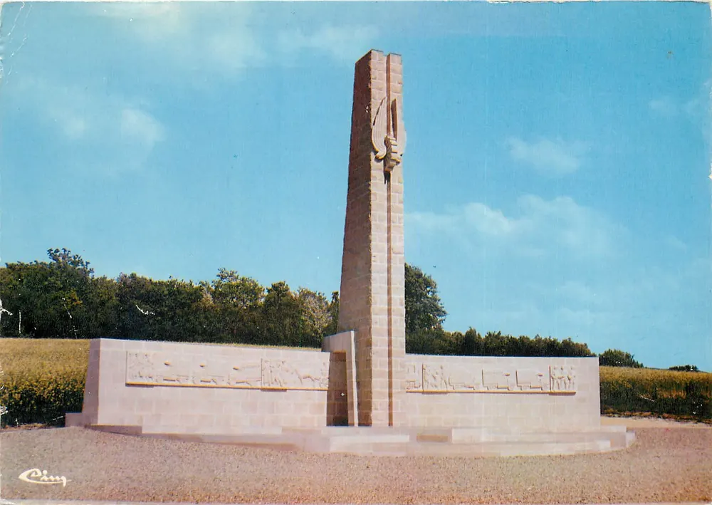 Mémorial da Voie-Sacrée — Verdun — editor Cing, número de série não visível - Frente