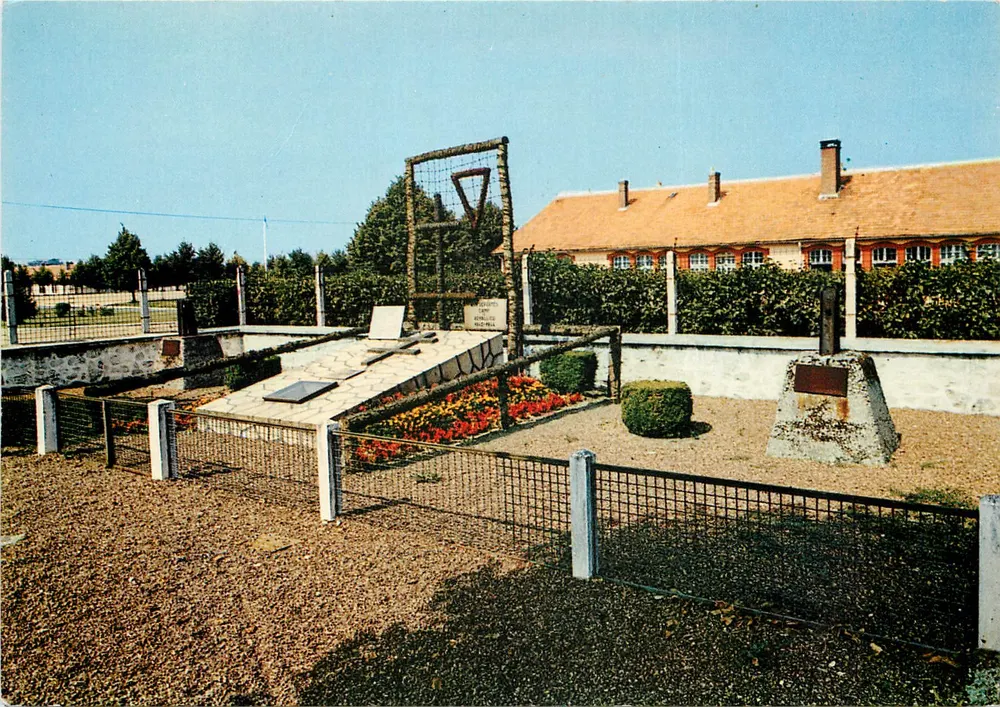 Camp de Royallieu — Tymczasowy pomnik 50 000 deportowanych "bagny niemieckie" — Wydane na rzecz A.D.I.R.P. Oise - Awers