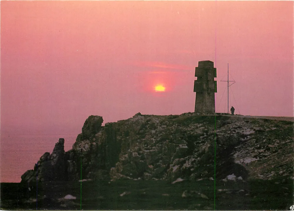 Ponta de Pen-Hir — Monumento aos Bretões da França Livre — Éditions d'Art JOS, Camaret (Finistère) - Frente
