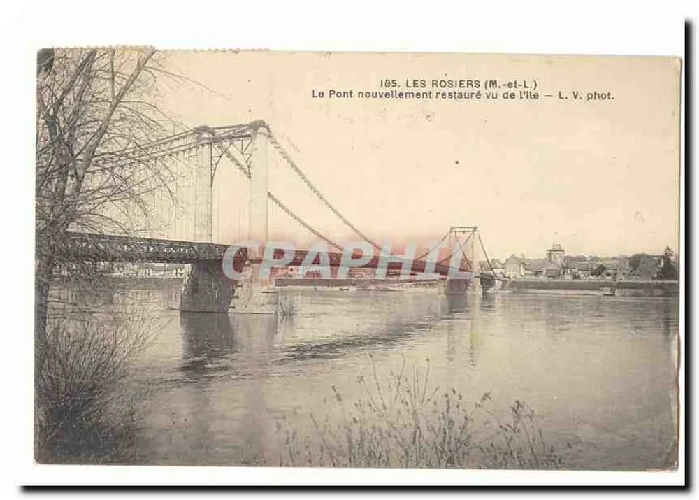 Les Rosiers (M.-et-L.) — Der neu restaurierte Brücke von der Insel aus gesehen — L. V. phot. - Vorderseite