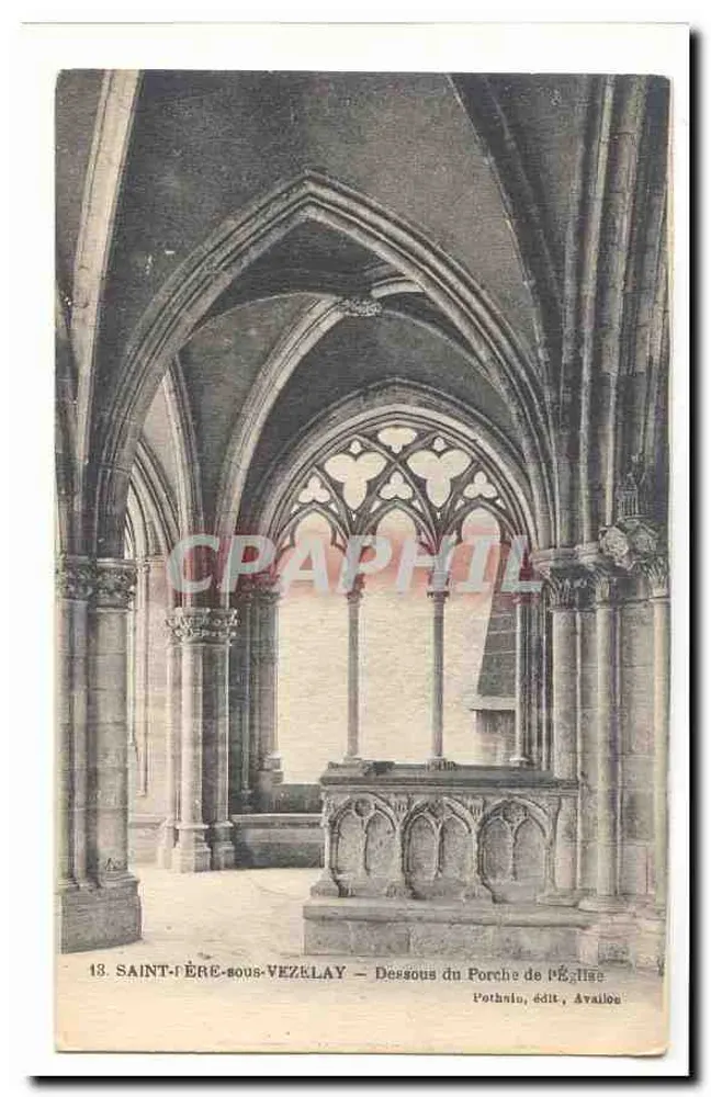 Saint-Érè-sous-Vézelay — Unter dem Portal der Kirche - Vorderseite