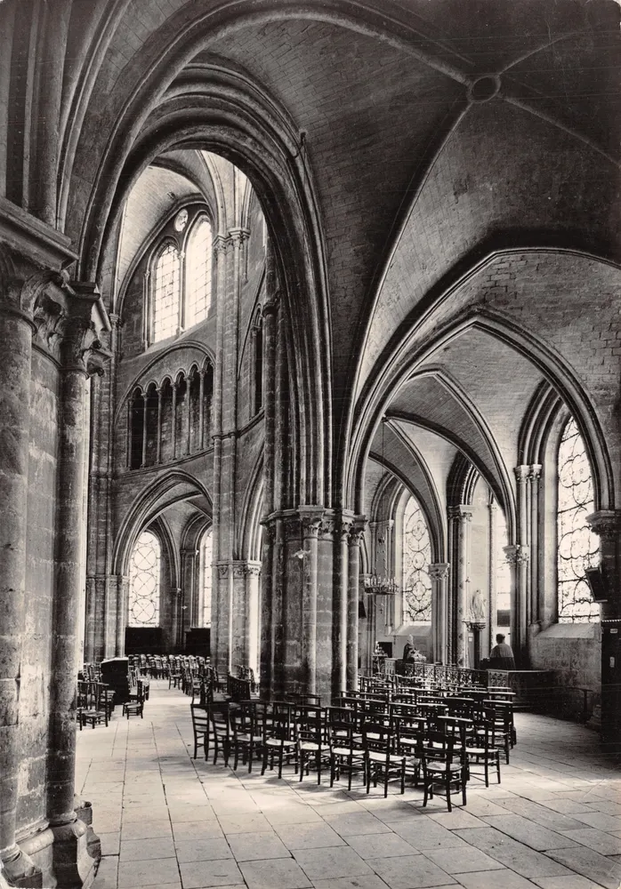 Cathédrale Saint-Étienne de Bourges — Déambulatoire — Éditeur E.P. n°7211 - Recto