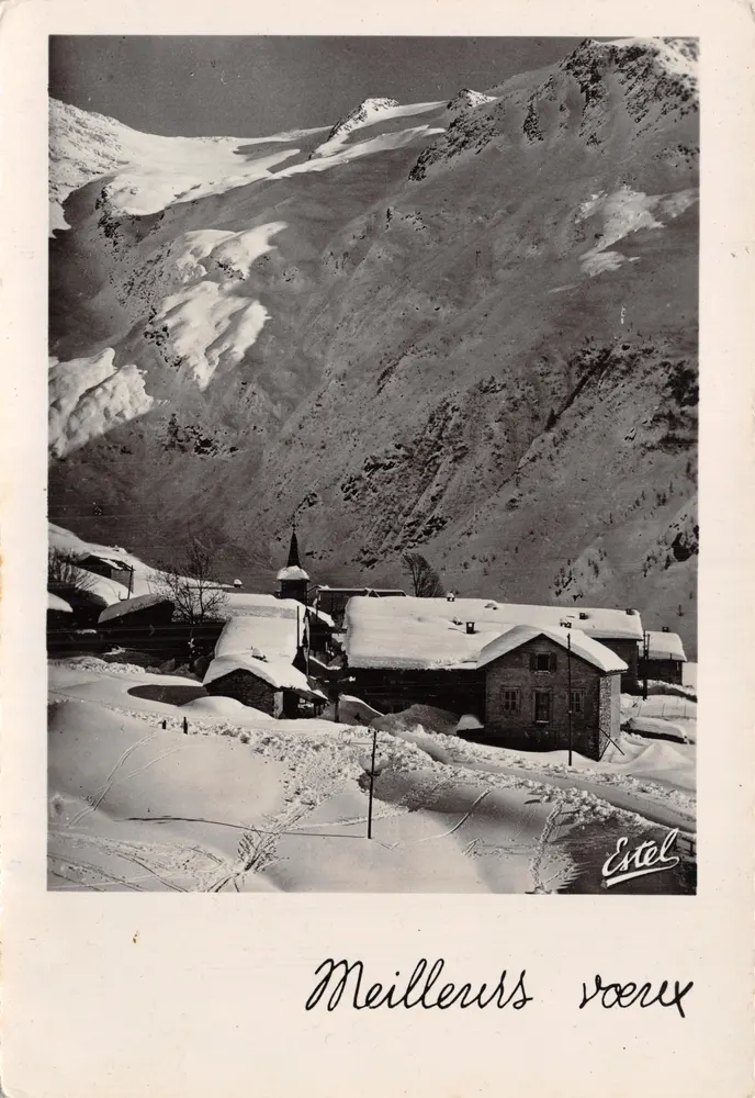 Schneebedecktes Dorf — Bergansicht mit Kirche — Estel - Vorderseite