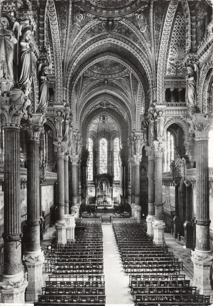 Lyon — Basilika Notre-Dame de Fourvière; die Große Kirche und der Chor — Éditions J. Cellard - Vorderseite