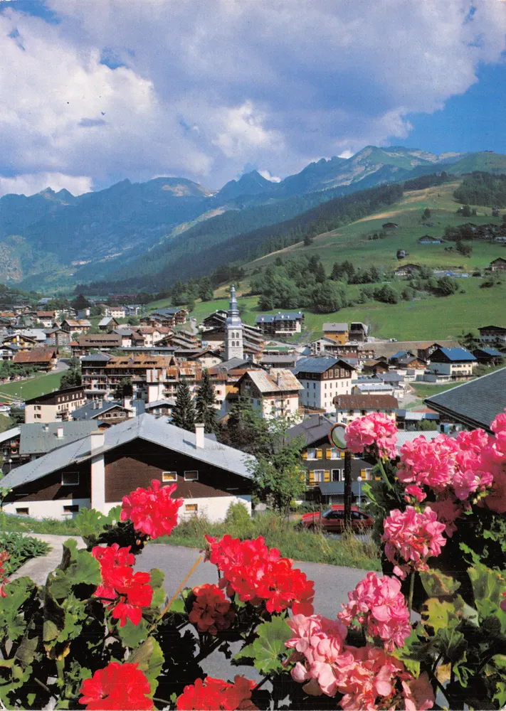 La Clusaz — Allgemeiner Blick und die Aravis-Kette — Natürliche Farben - Vorderseite